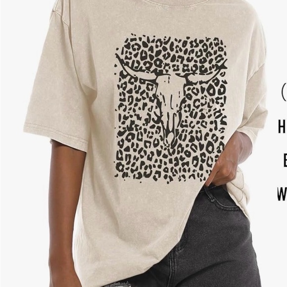 Tops - Beige Graphic T-Shirt with Bull Skull Design